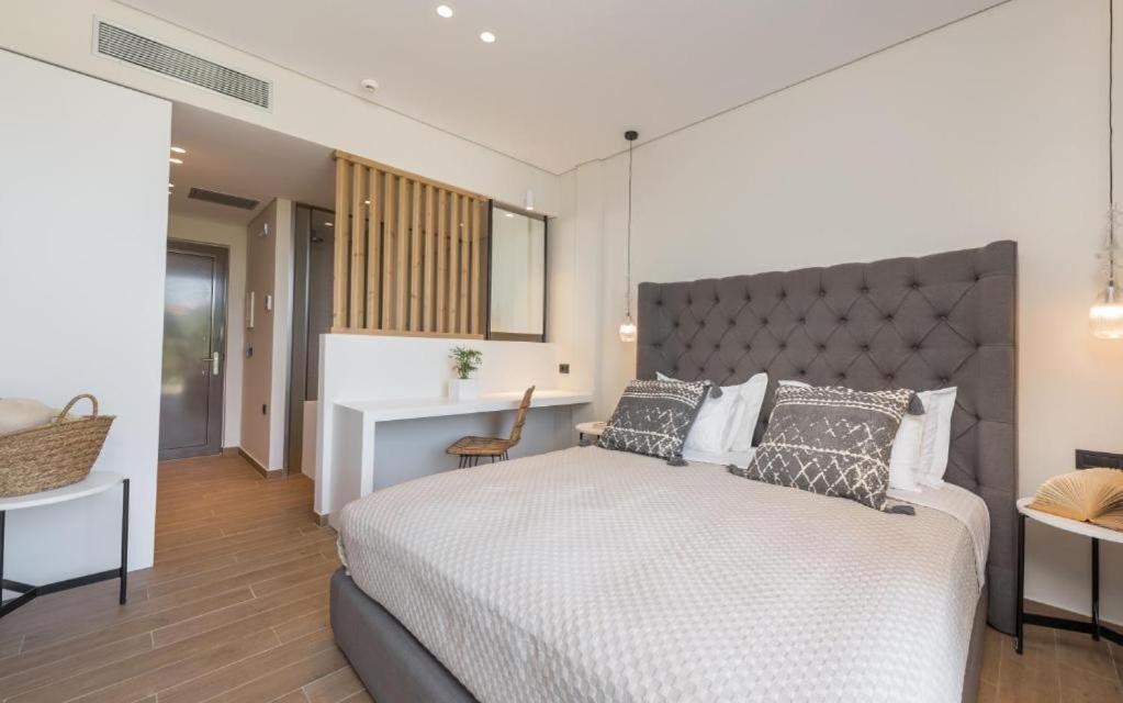 Eptanisos Beachfront Suites Zante Keri ภายนอก รูปภาพ