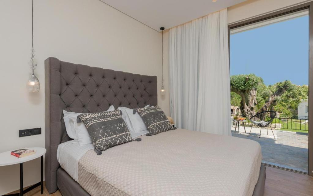 Eptanisos Beachfront Suites Zante Keri ภายนอก รูปภาพ
